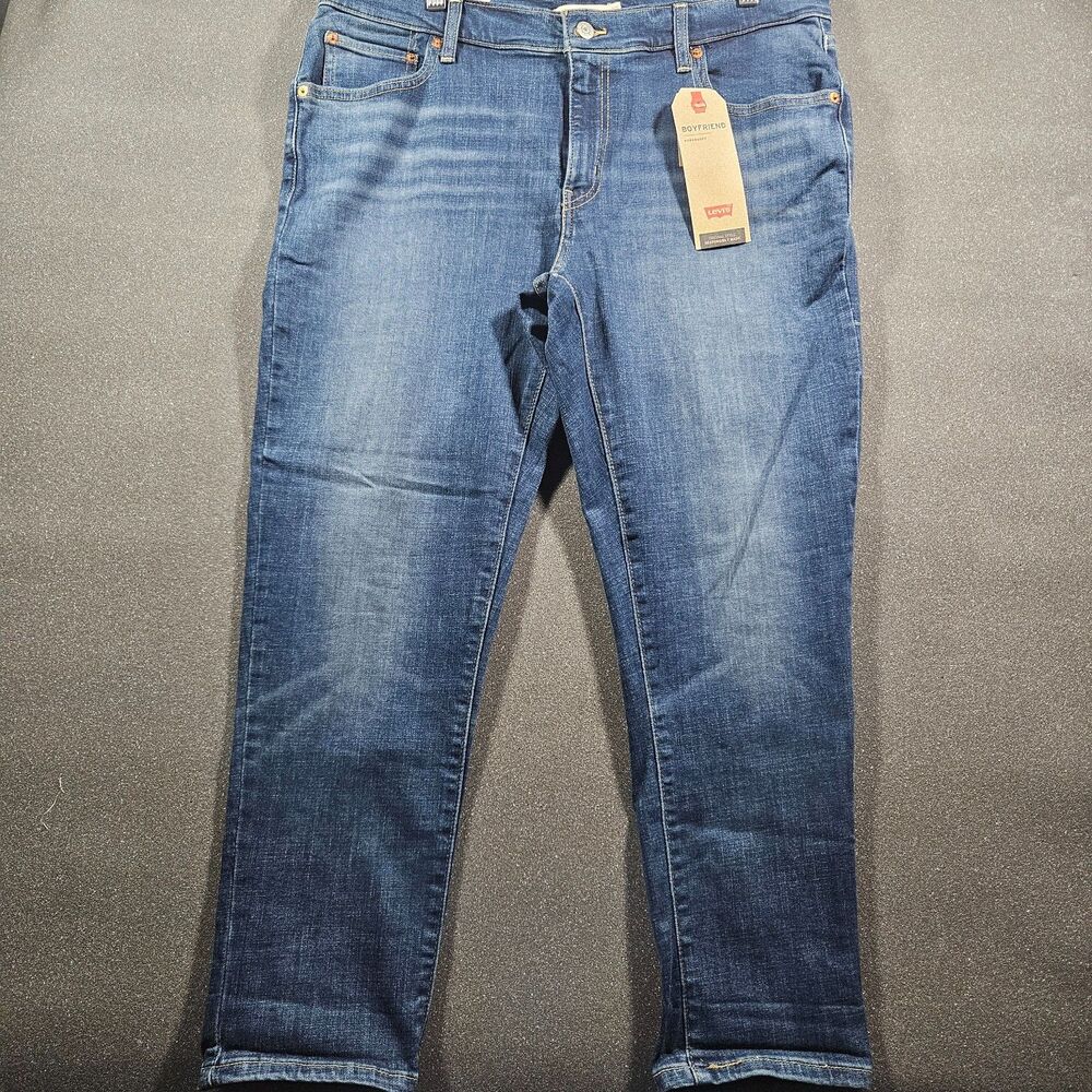 Levi's Boyfriend Jeans Women's 14 W32 L27 Mid Rise Relaxed Tapered Leg NWT